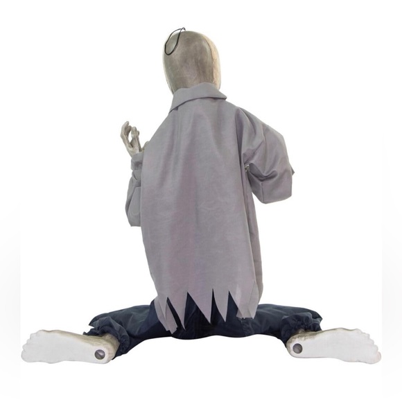 Haunted Hill Farm William The Animated Tattered Zombie Man Animatronic - Picture 2 of 6